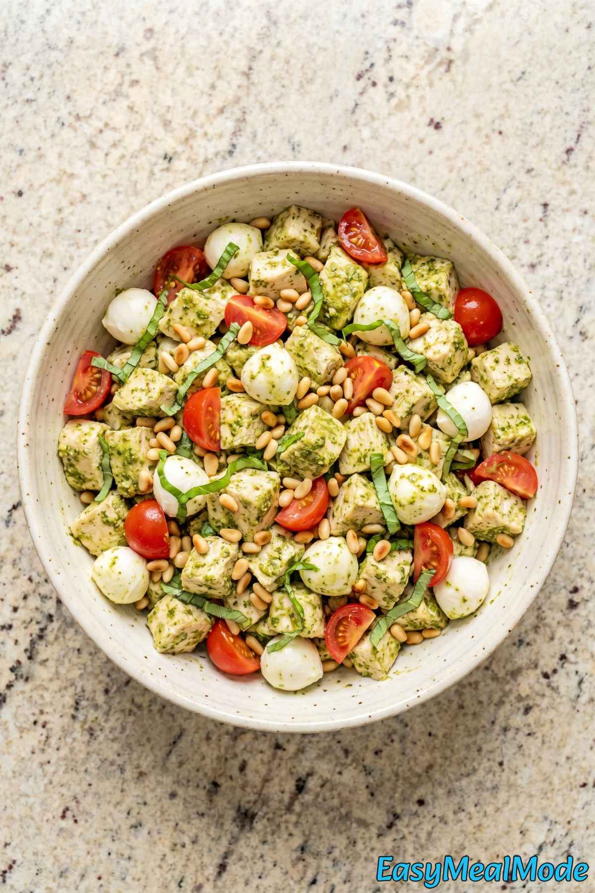 Light chicken salad with creamy mozzarella pesto