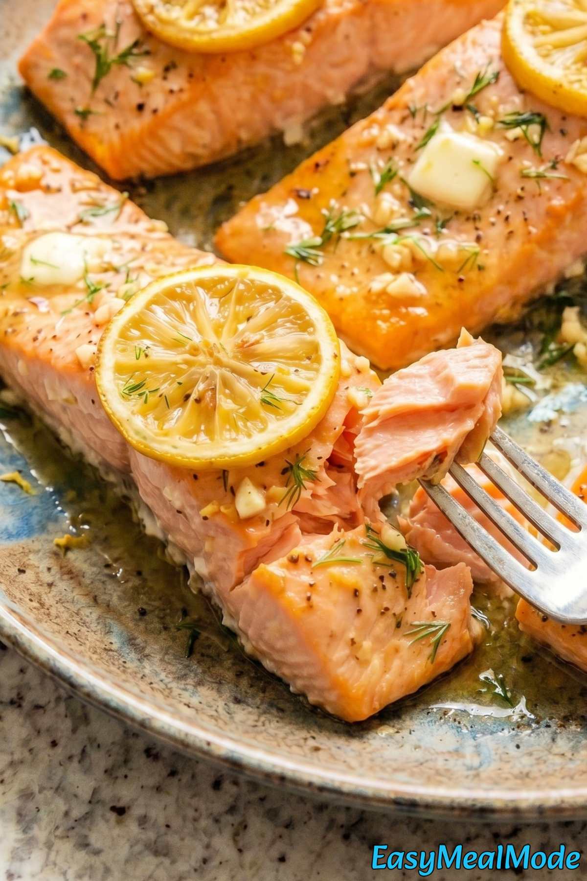 Light baked salmon with aromatic lemon dill