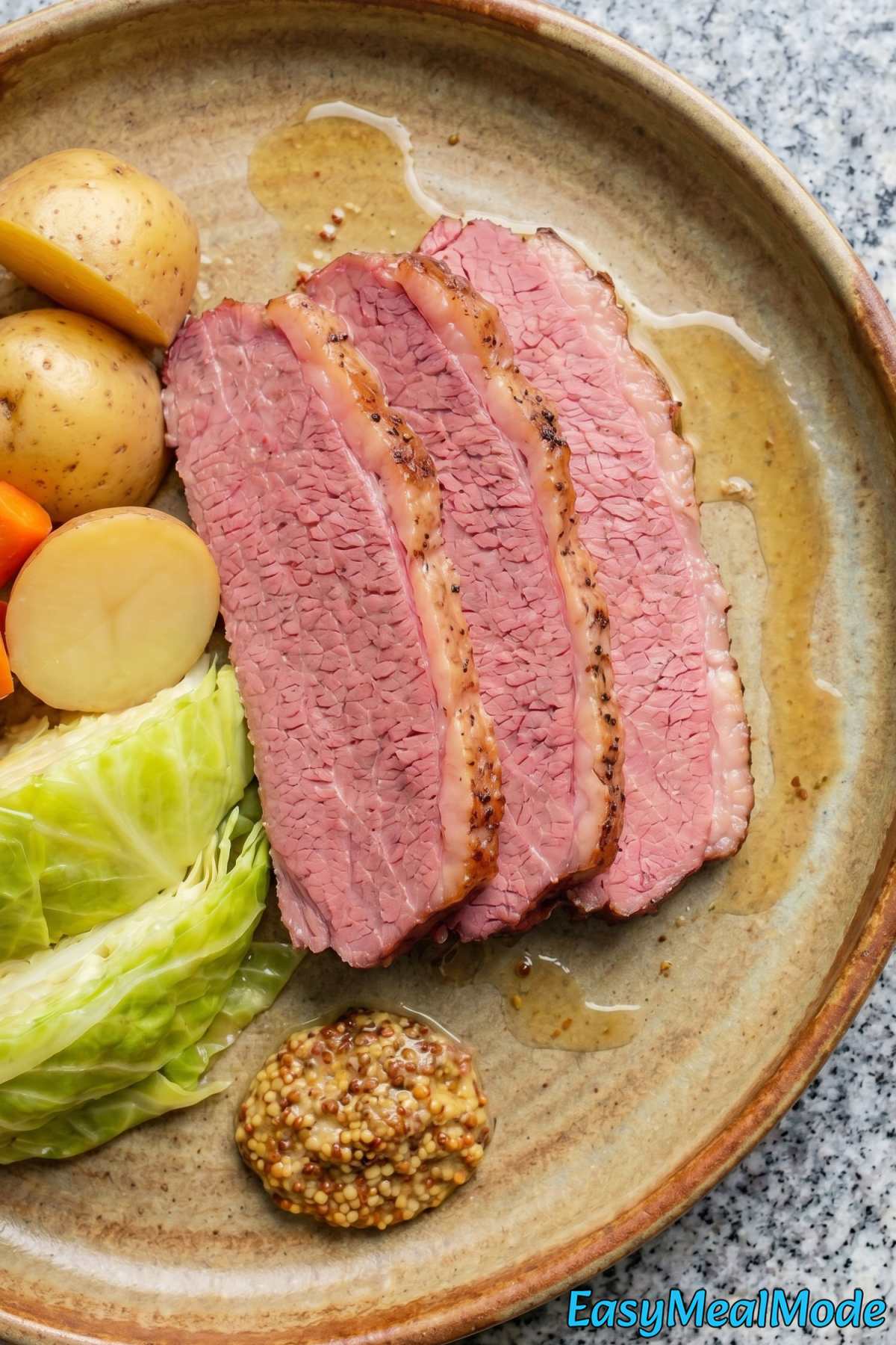 Mouthwatering Instant Pot corned beef & cabbage
