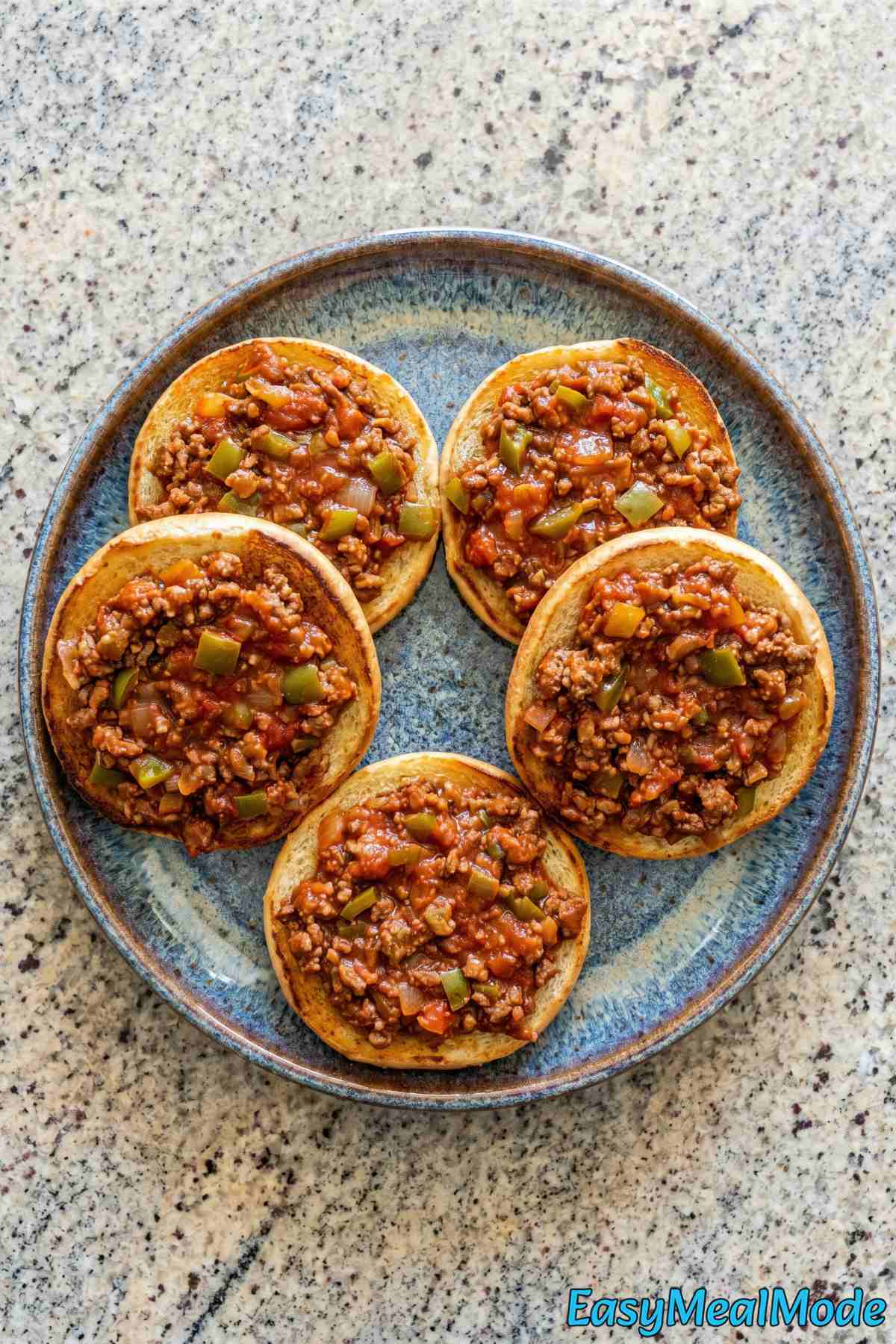 Tender slow cooker sloppy joes sandwich